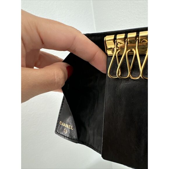 Chanel Black Caviar Logo Key Holder - Picture 5 of 11